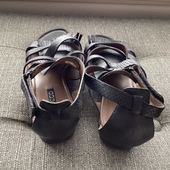 Ecco Black Leather Strap Sandal Women's size US 8.5/EU 39 - Picture 4 of 6